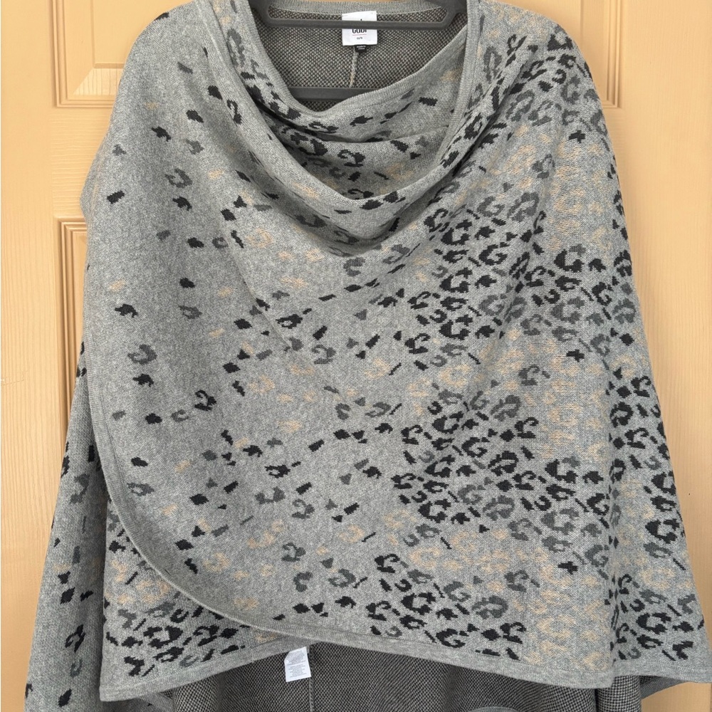 Cabi GiGi Animal Print Knit Layering Wrap Gray Leopard Cape 3115 Womens OS - Picture 5 of 13
